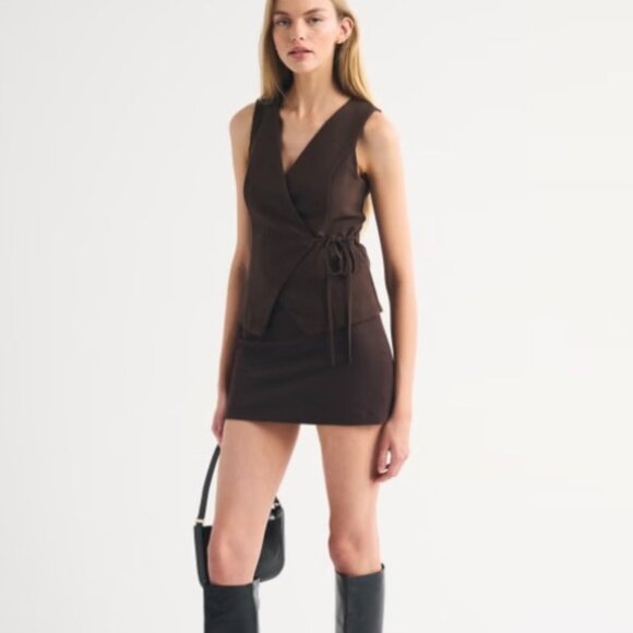 Abercrombie & Fitch Forme Scarlett Mini Skort Coffee Brown Size XS - Picture 3 of 8